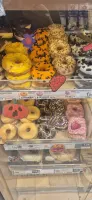🧁👻 Les douceurs s’invitent pour Halloween au Carrefour Express Destenay ! 🎃